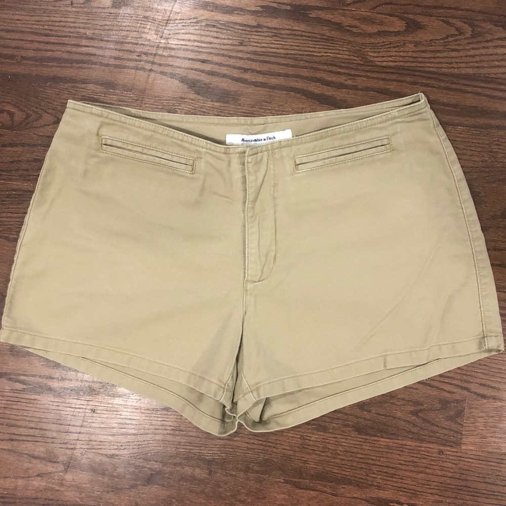 Abercrombie & Fitch Women’s Khaki Shorts Size: 4